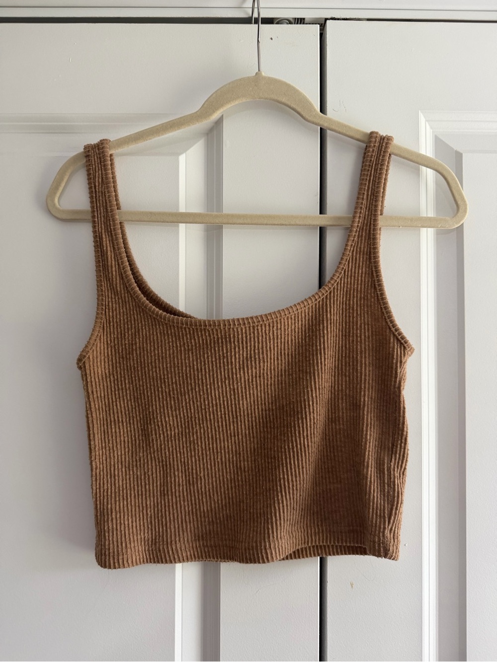 Ribbed Cropped Tank Top - Brown